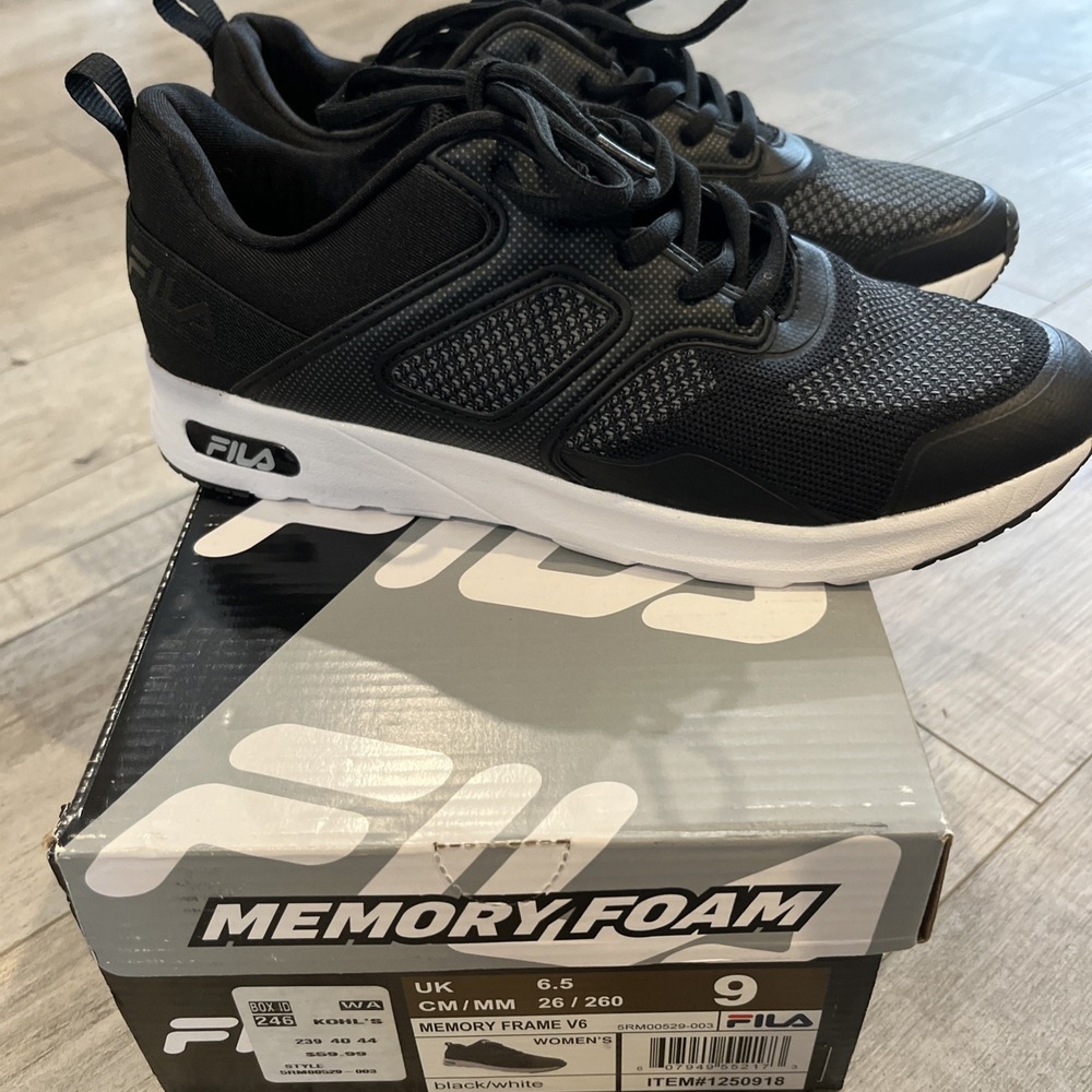 Fila Women's Memory Foam Frame V6 Athletic Running‎ Shoes - Grey or Black Size 9